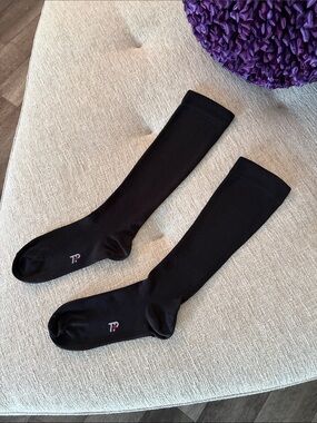Ladies Knee-High Black Compression Stockings